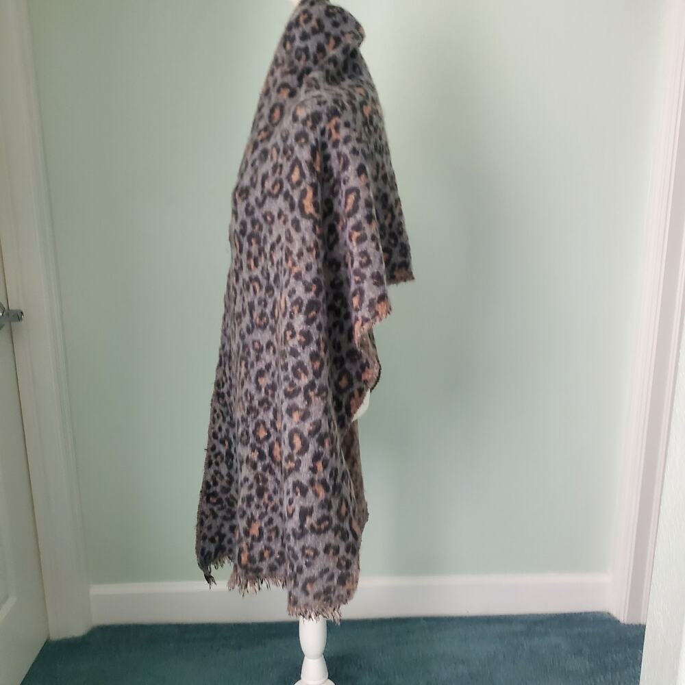 American Eagle Leopard Print Double Side Shawl Sc… - image 8